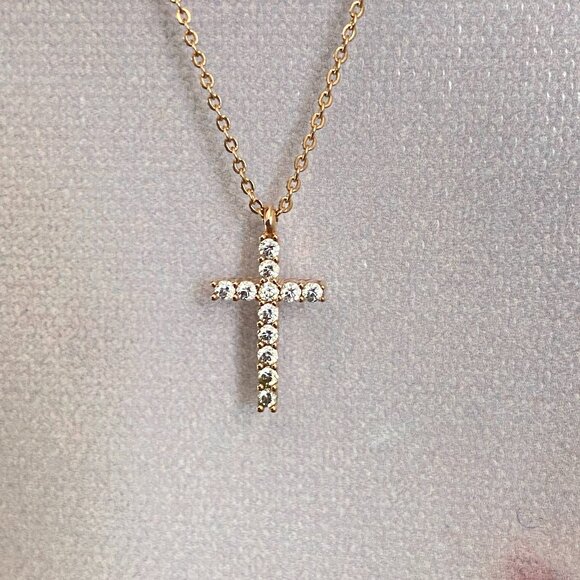 FAC NWT Crystal Rose Gold Tone Delicate Cross Necklace - Picture 4 of 7